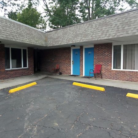 Baw Beese Inn Hillsdale Exterior foto
